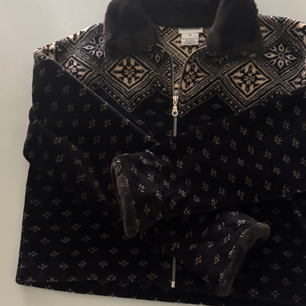 Women’s Black and Cream Patterned Sweater/Jacket NWOT Size -Medium